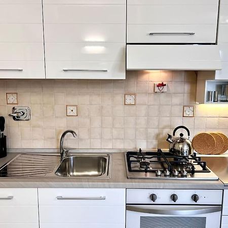 Apartamento Comfyspot Rosia Exterior foto