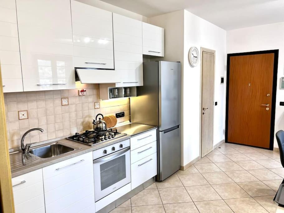 Apartamento Comfyspot Rosia Exterior foto