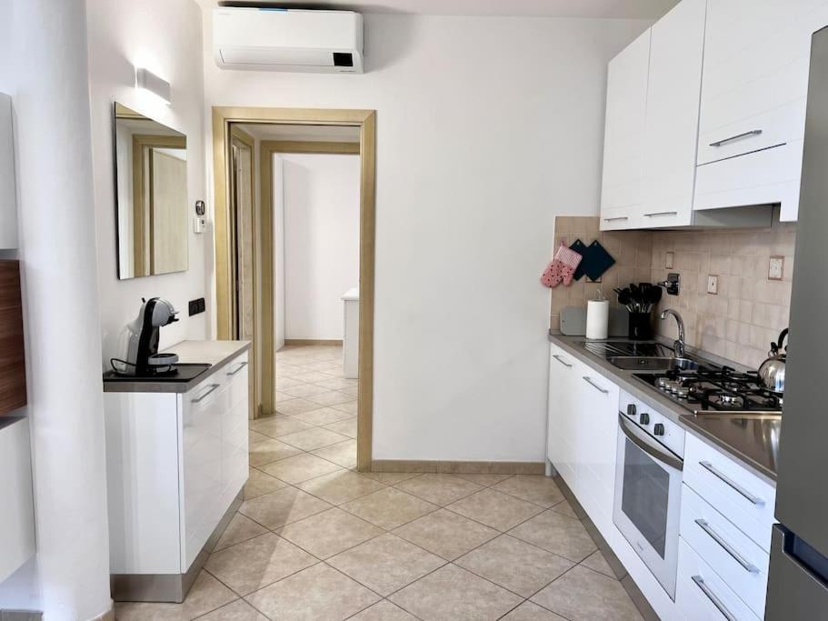 Apartamento Comfyspot Rosia Exterior foto