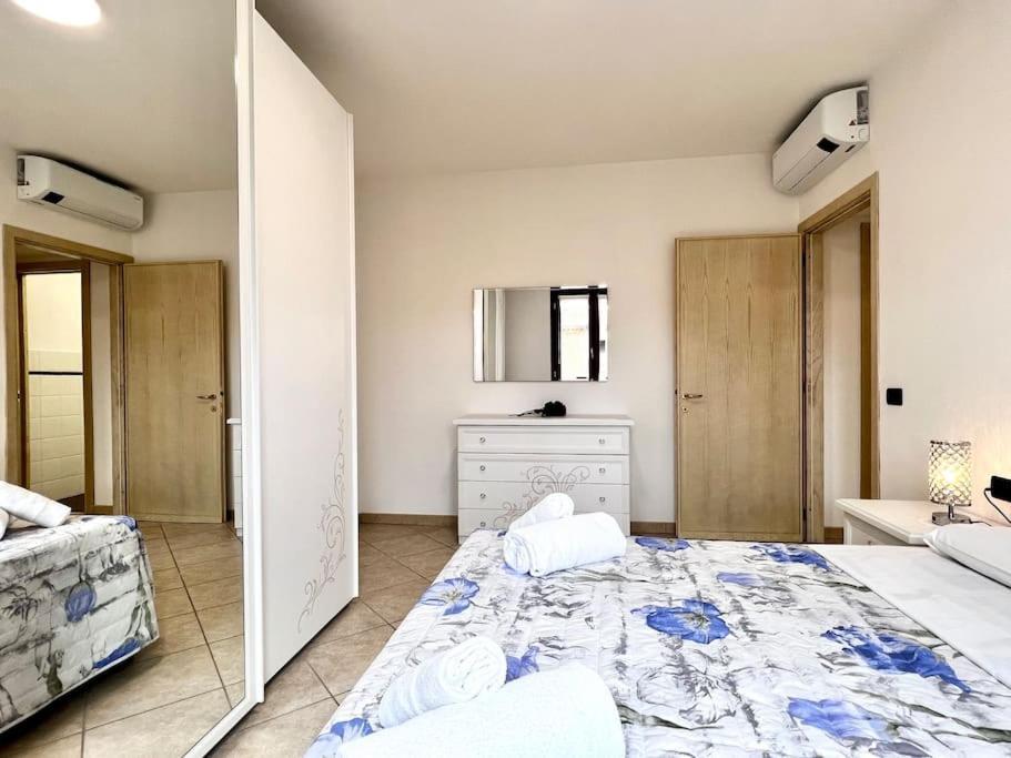 Apartamento Comfyspot Rosia Exterior foto